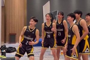 没看懂，广东女篮这是跳啥舞呢？